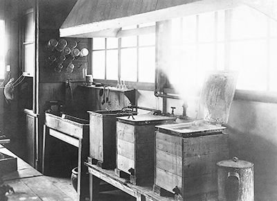 1928年の写真（日本パーカライジング株式会社のようす）